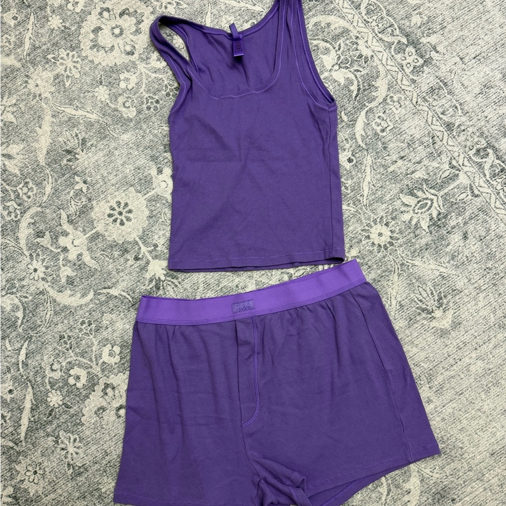 SKIMS tank and boxers - Picture 2 of 3